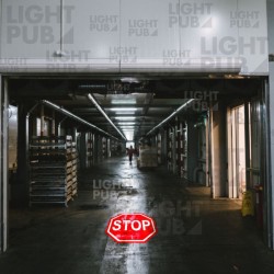 Projecteur de panneaux STOP lumineux pour industrie